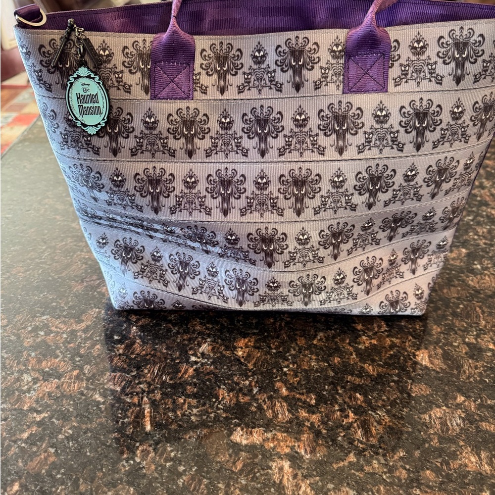 Harveys Disneyland Haunted Mansion - Picture 6 of 7